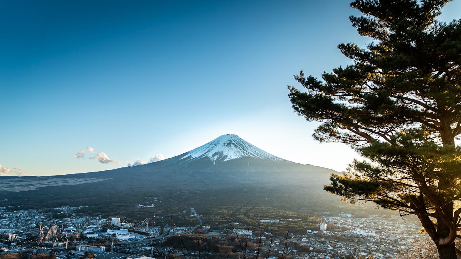 Japan in three weeks: a first route through cities, mountains and coast