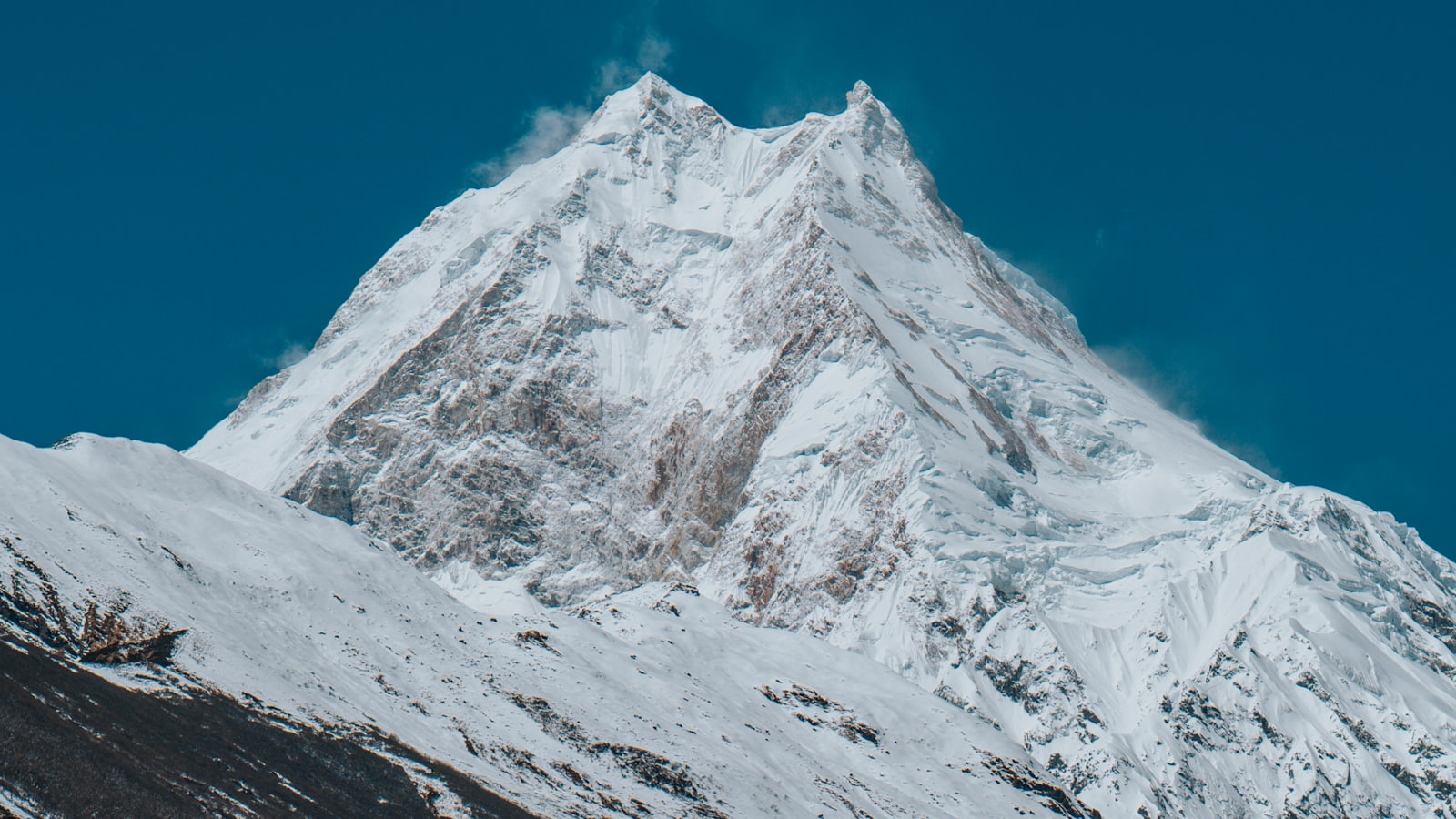 Nepal Manaslu Circuit teahouse by teahouse